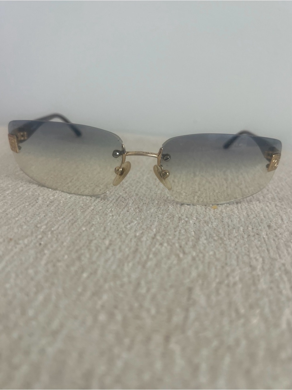 Vintage CHANEL 4018
Rimless CC Sunglasses
Gold Brown Y2K